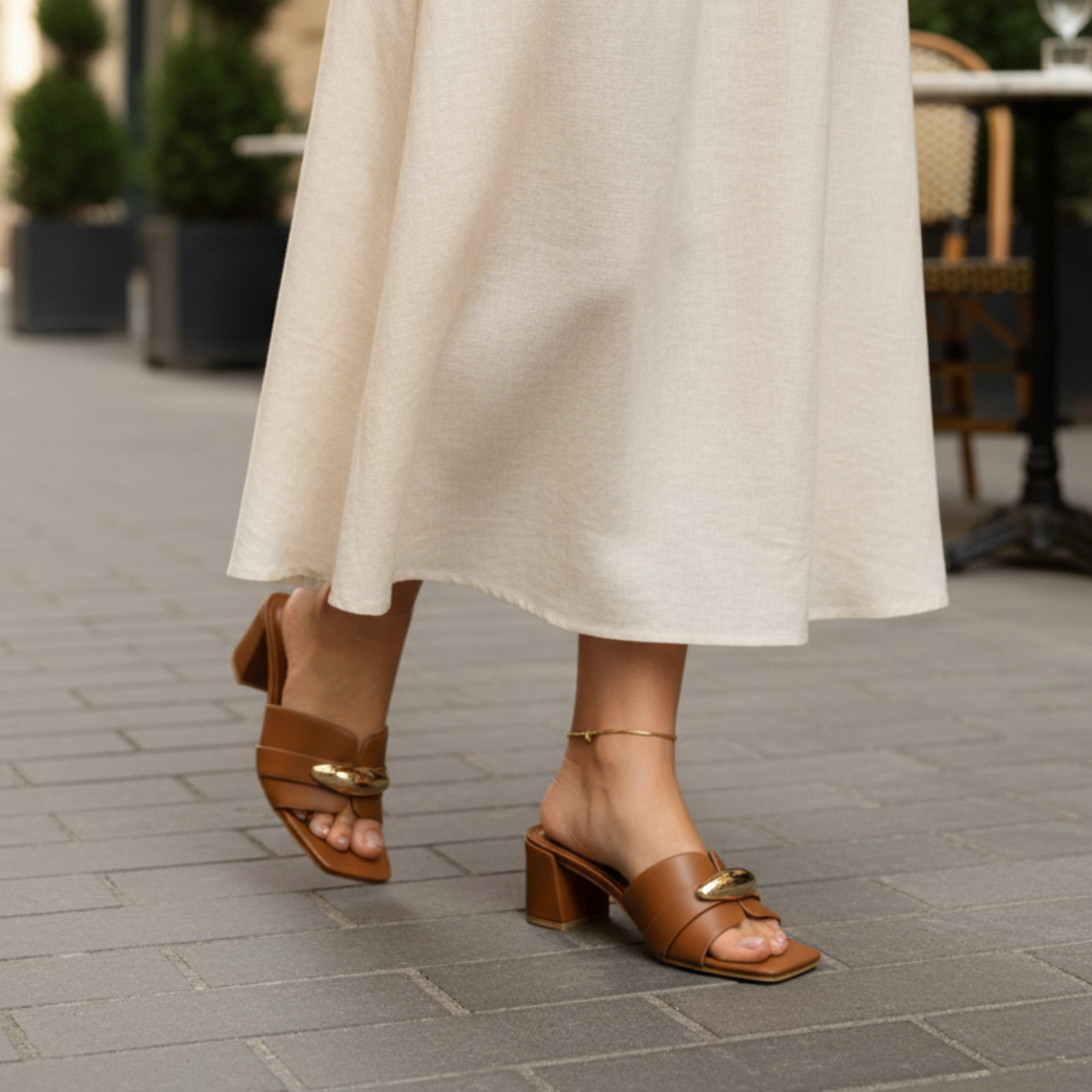 Camel Prestige Mules talon carré